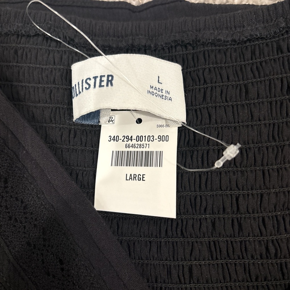 Hollister Black Ruffle Sleeve Blouse - Picture 3 of 3
